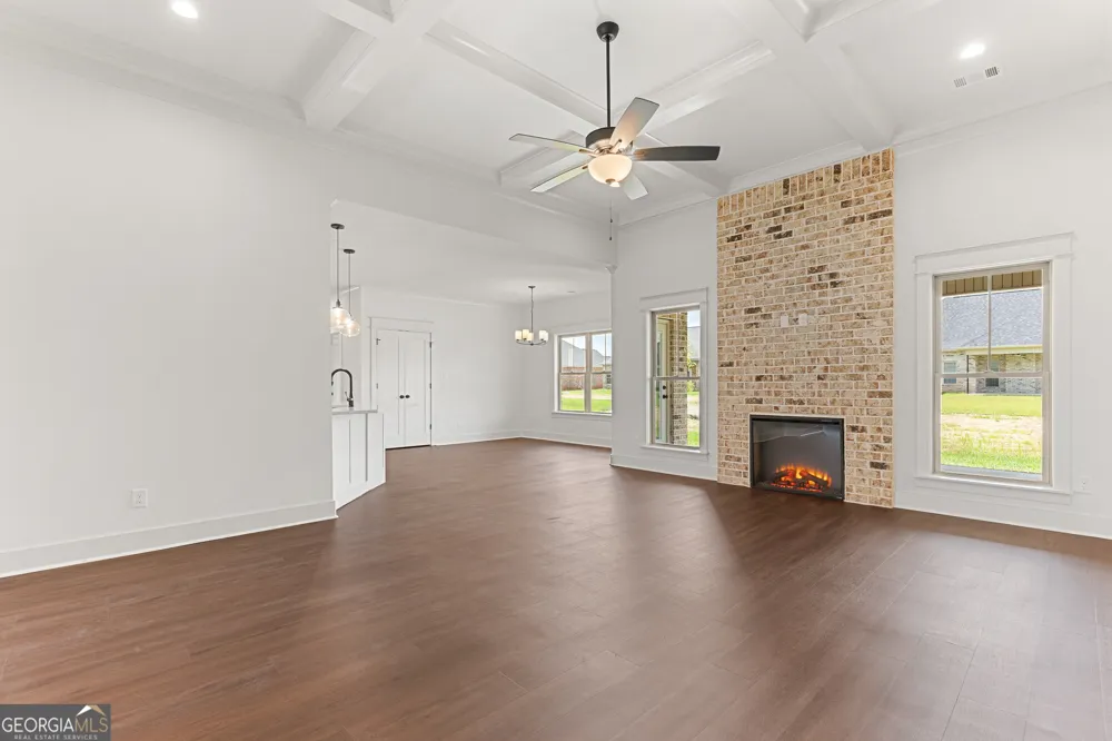 142 Blue Mist LN Kathleen, GA 31047