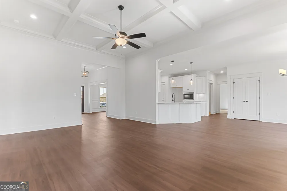 142 Blue Mist LN Kathleen, GA 31047