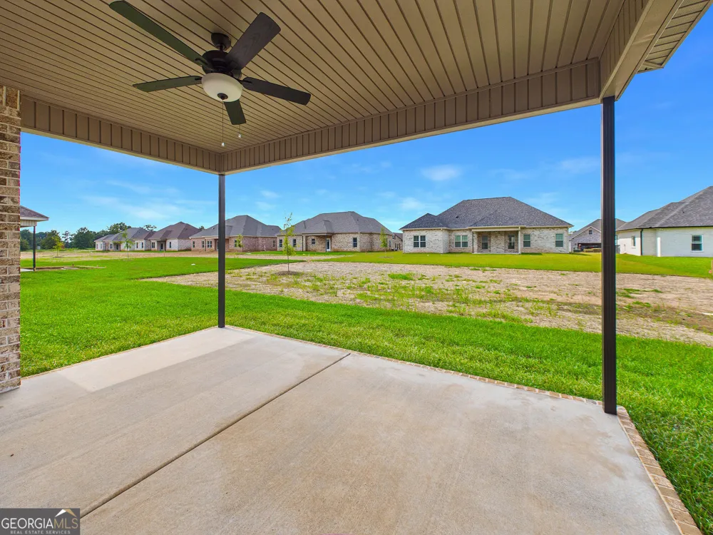 142 Blue Mist LN Kathleen, GA 31047