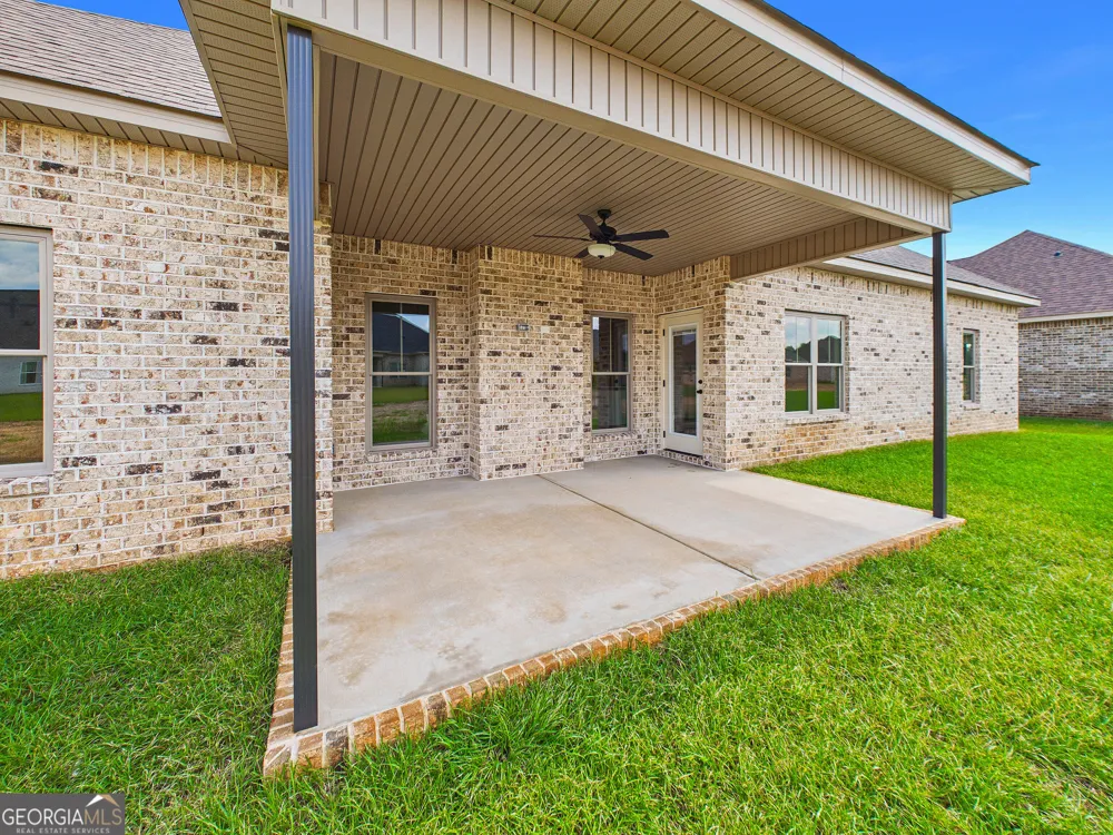 142 Blue Mist LN Kathleen, GA 31047