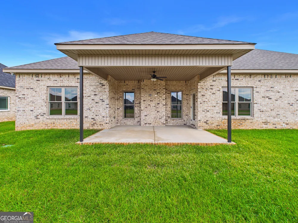 142 Blue Mist LN Kathleen, GA 31047