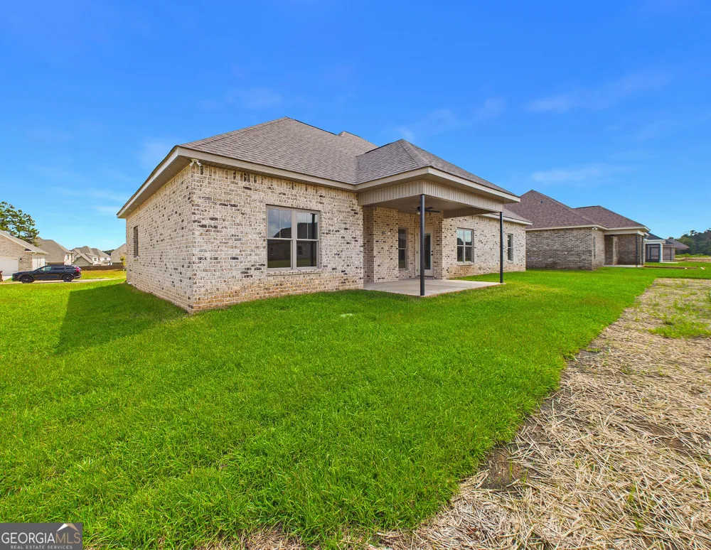 142 Blue Mist LN Kathleen, GA 31047