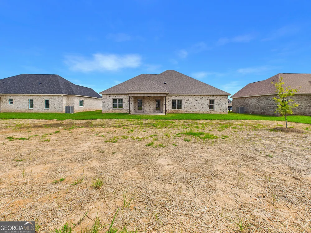 142 Blue Mist LN Kathleen, GA 31047