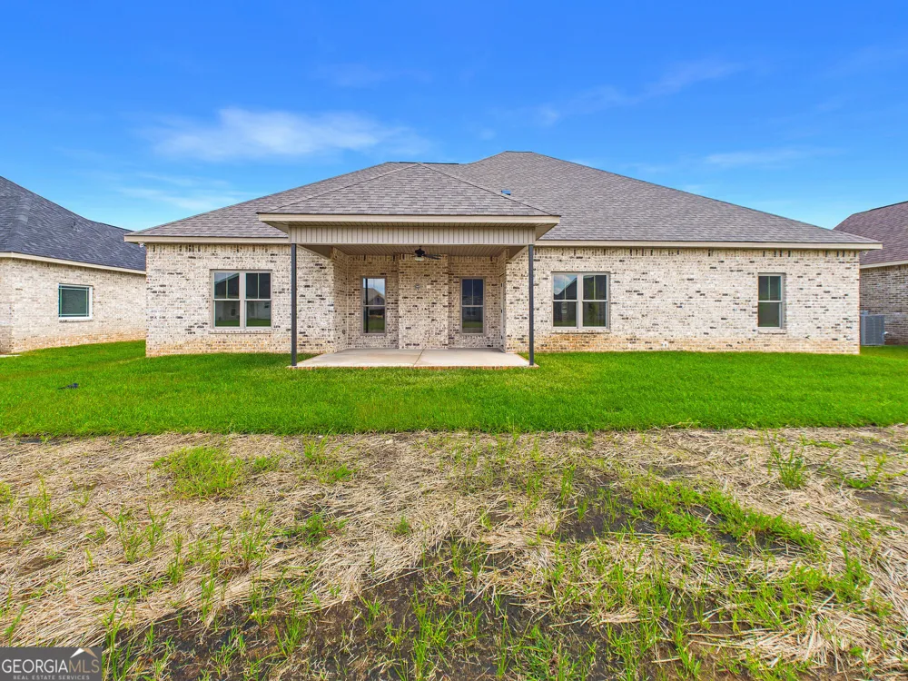 142 Blue Mist LN Kathleen, GA 31047