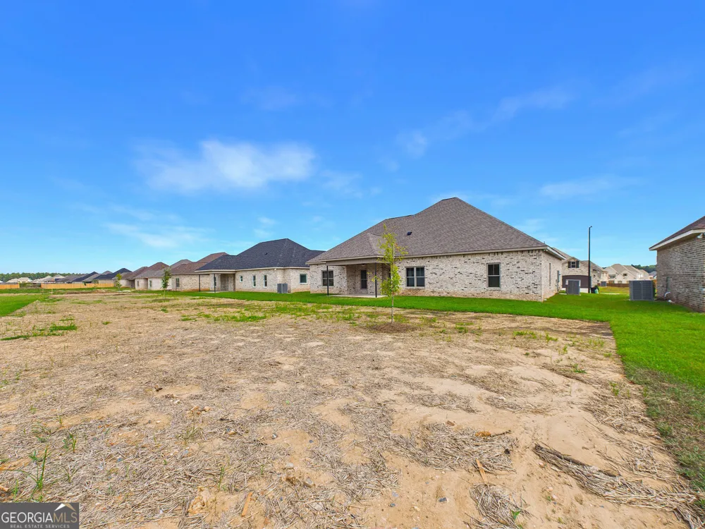 142 Blue Mist LN Kathleen, GA 31047