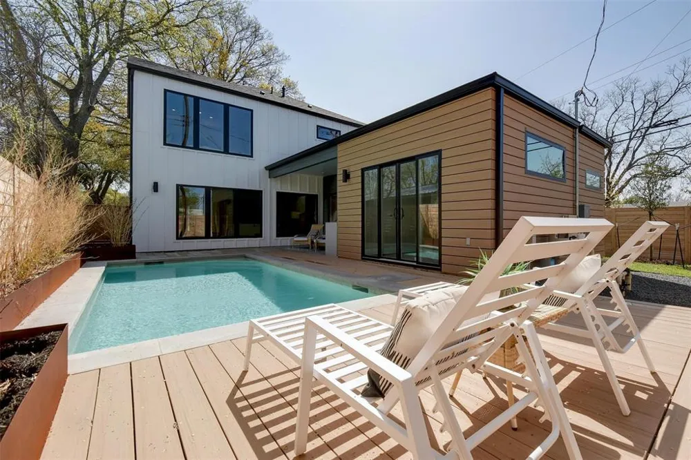 8300 Hathaway Drive Austin, TX 78757