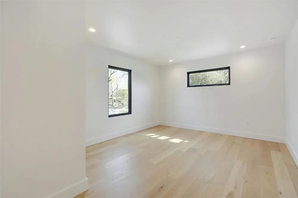 8300 Hathaway Drive Austin, TX 78757