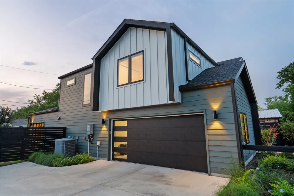 8300 Hathaway Drive Austin, TX 78757