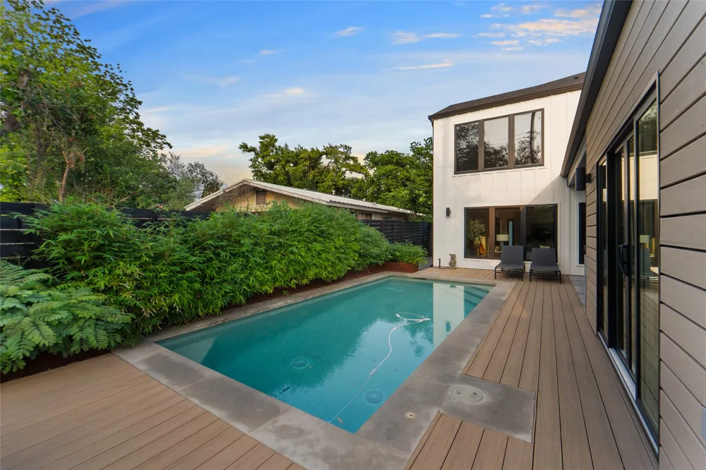 8300 Hathaway Drive Austin, TX 78757