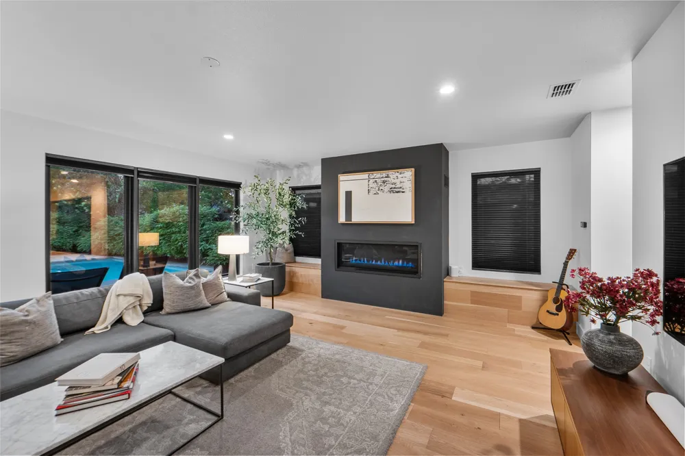 8300 Hathaway Drive Austin, TX 78757