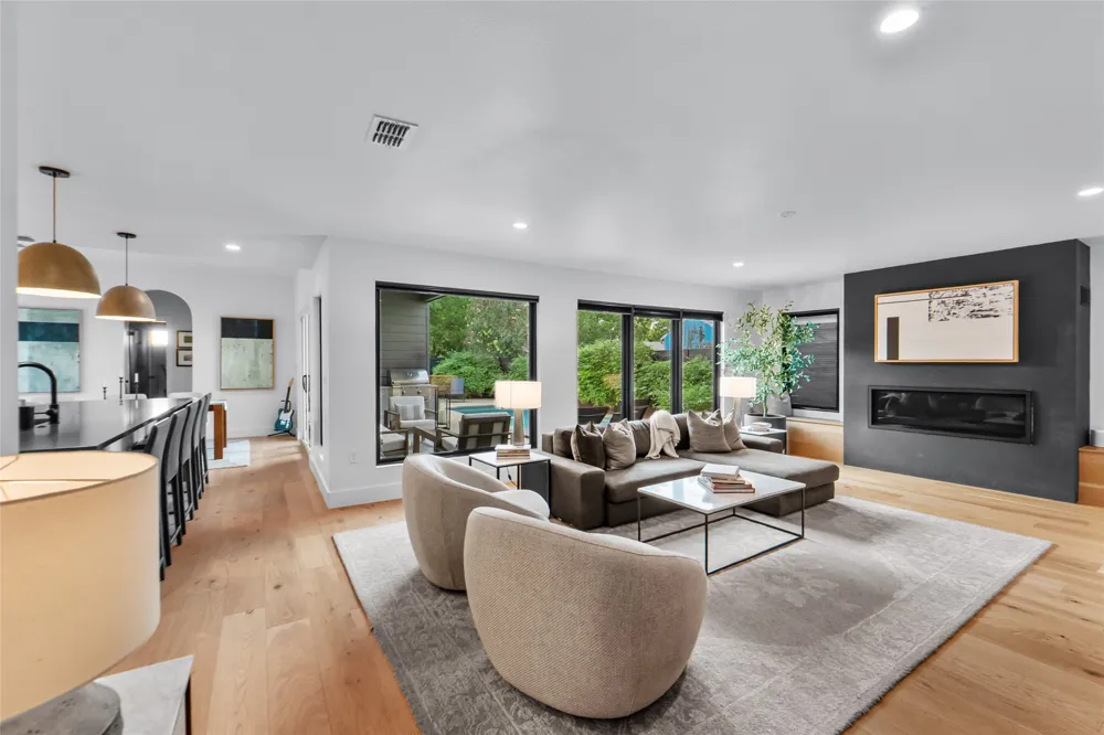 8300 Hathaway Drive Austin, TX 78757
