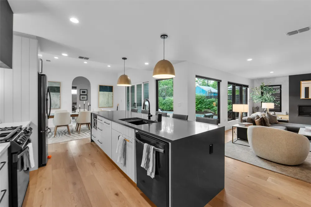 8300 Hathaway Drive Austin, TX 78757