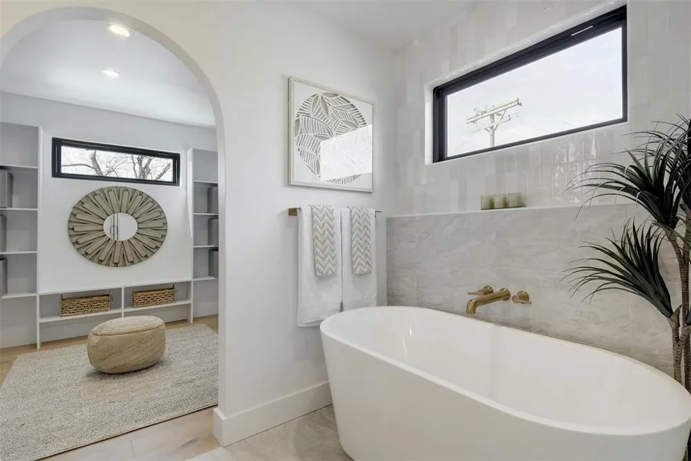 8300 Hathaway Drive Austin, TX 78757