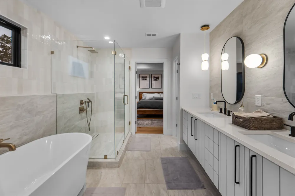 8300 Hathaway Drive Austin, TX 78757