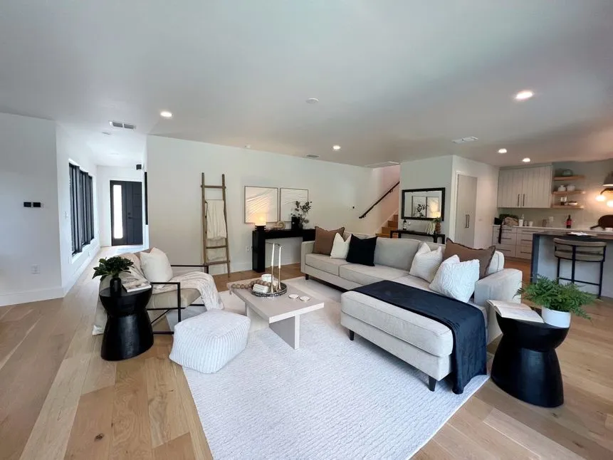 8300 Hathaway Drive Austin, TX 78757