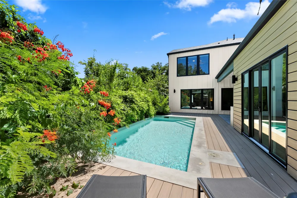 8300 Hathaway Drive Austin, TX 78757