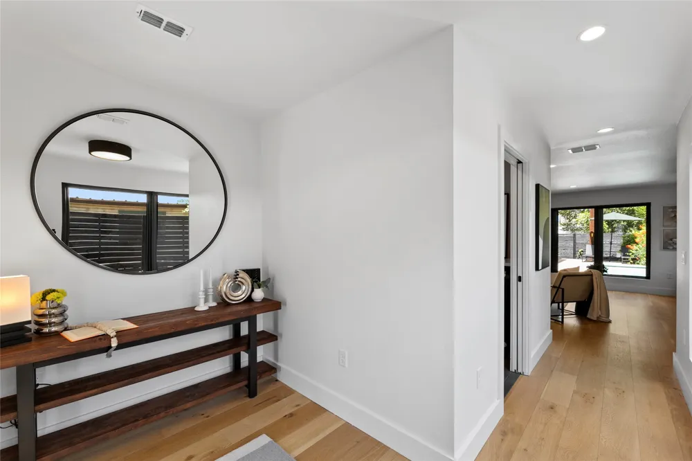 8300 Hathaway Drive Austin, TX 78757