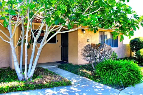 1049 W Pine #c