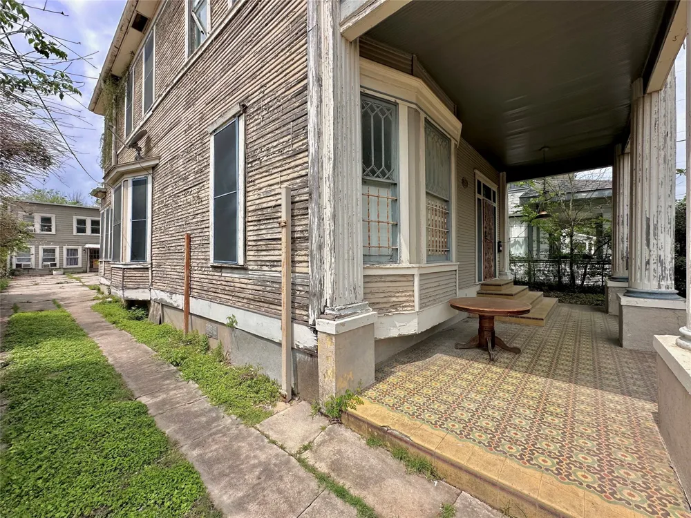 727 Pine Street San Antonio, TX 78202