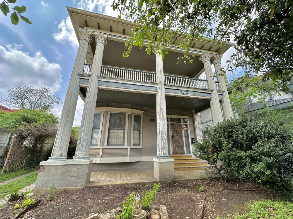727 Pine Street San Antonio, TX 78202