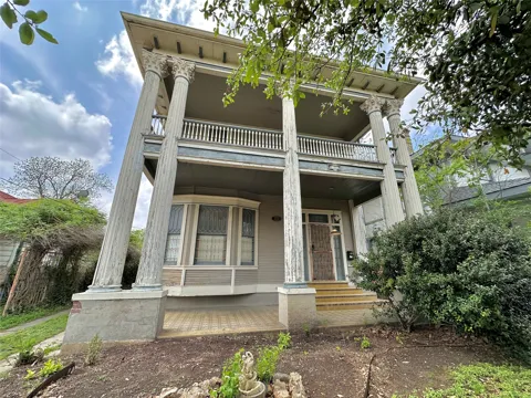 727 Pine Street