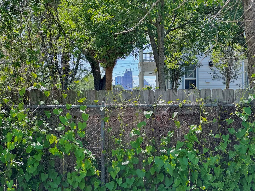 727 Pine Street San Antonio, TX 78202