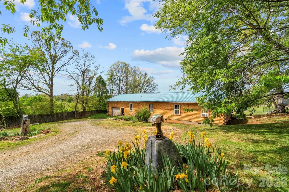 120 Lillie Lane Marshall, NC 28753