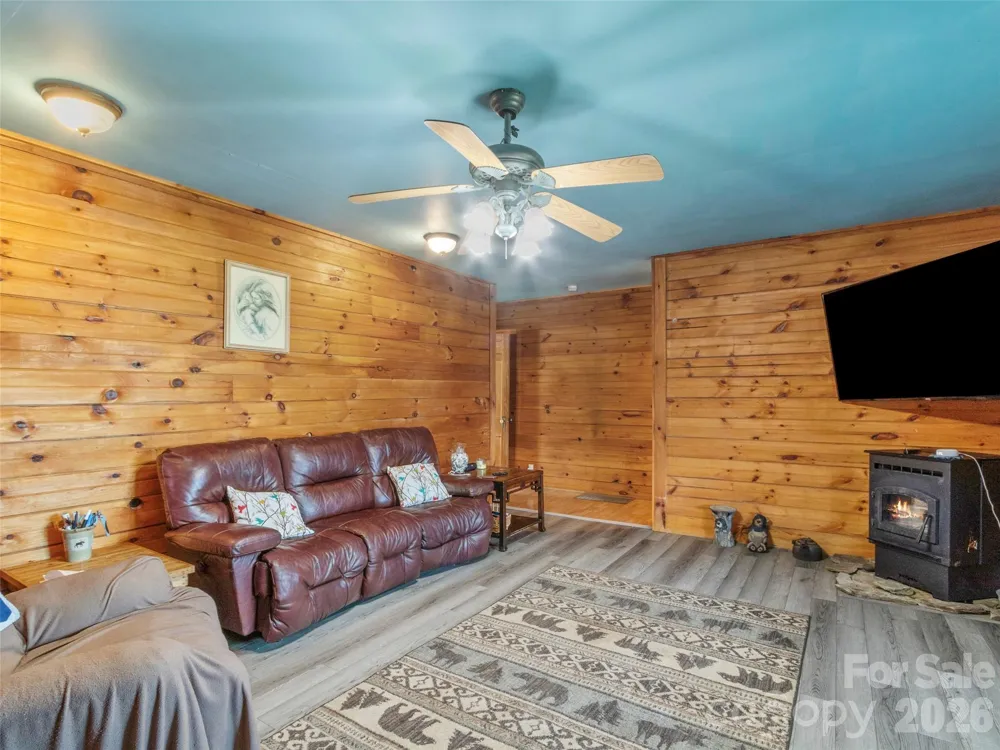 120 Lillie Lane Marshall, NC 28753
