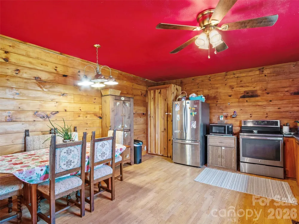 120 Lillie Lane Marshall, NC 28753