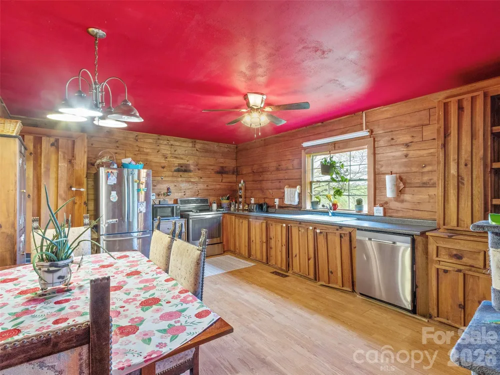 120 Lillie Lane Marshall, NC 28753