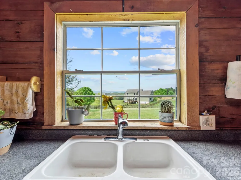 120 Lillie Lane Marshall, NC 28753