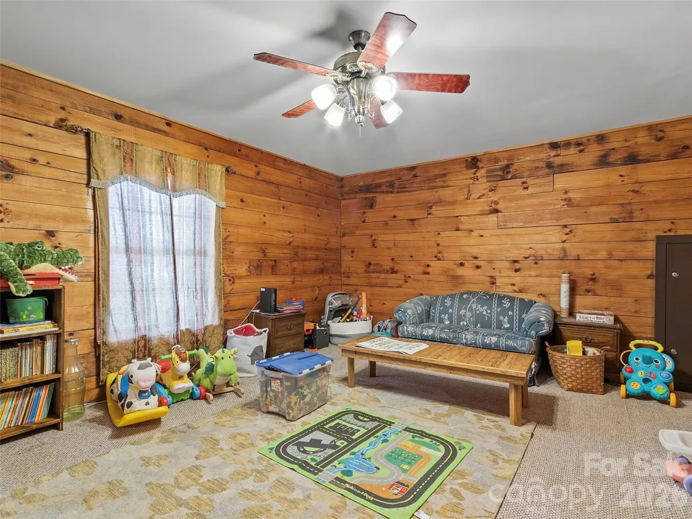120 Lillie Lane Marshall, NC 28753