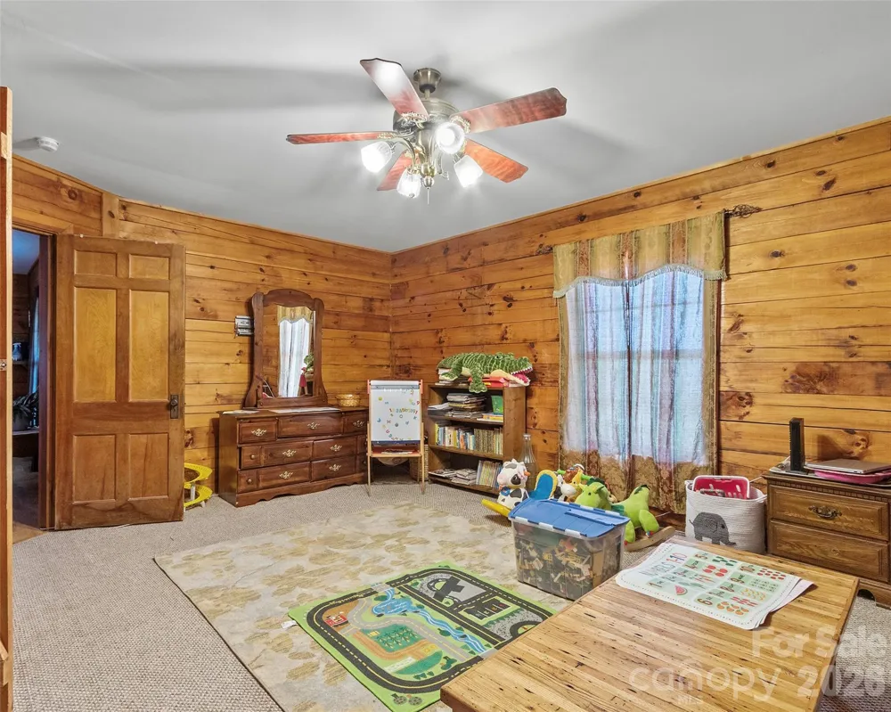 120 Lillie Lane Marshall, NC 28753