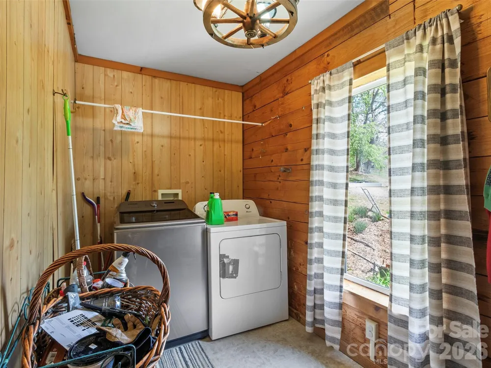 120 Lillie Lane Marshall, NC 28753