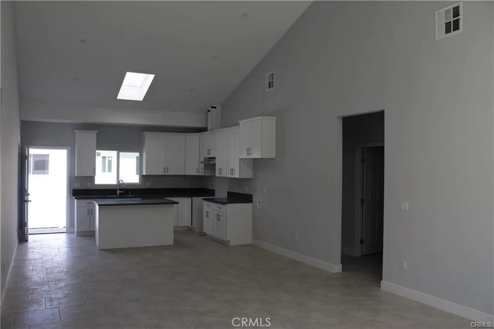 10359 Telfair Pacoima, CA 91331