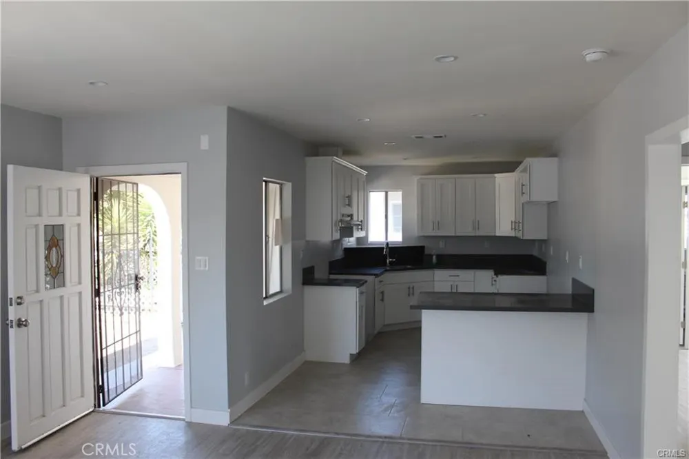 10359 Telfair Pacoima, CA 91331