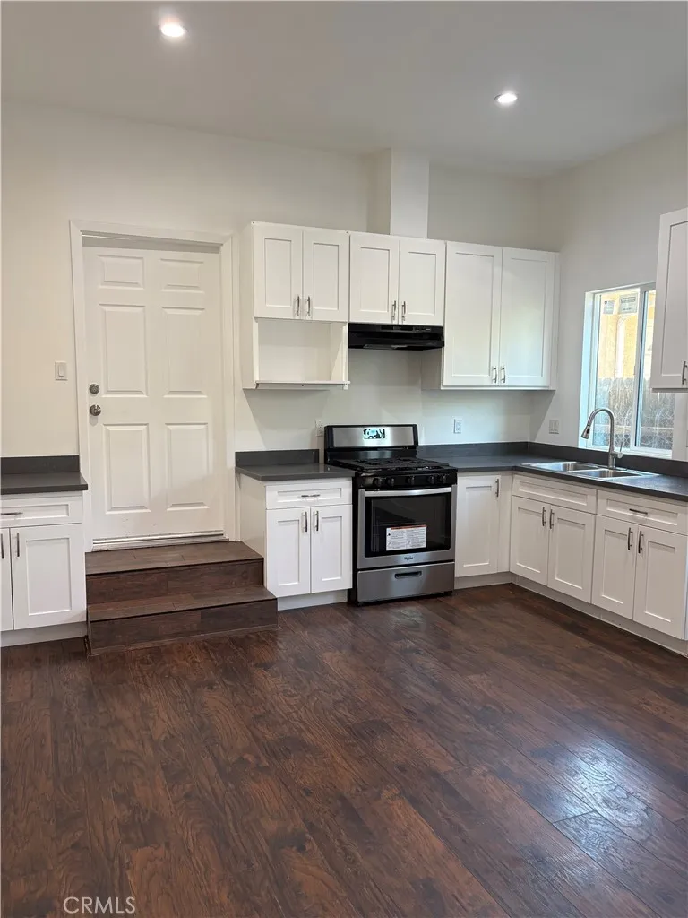 10359 Telfair Pacoima, CA 91331