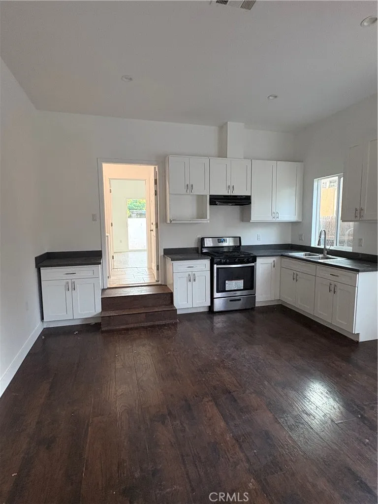 10359 Telfair Pacoima, CA 91331