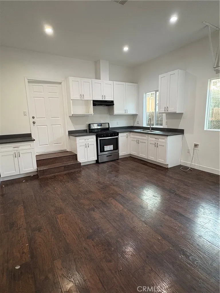 10359 Telfair Pacoima, CA 91331
