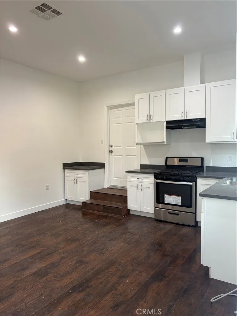 10359 Telfair Pacoima, CA 91331