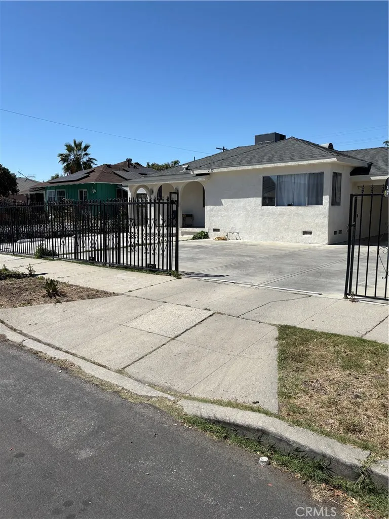 10359 Telfair Pacoima, CA 91331