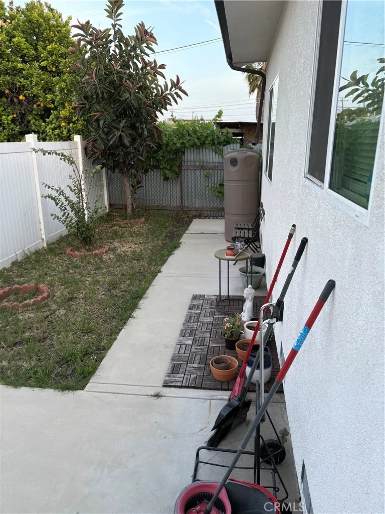 10359 Telfair Pacoima, CA 91331