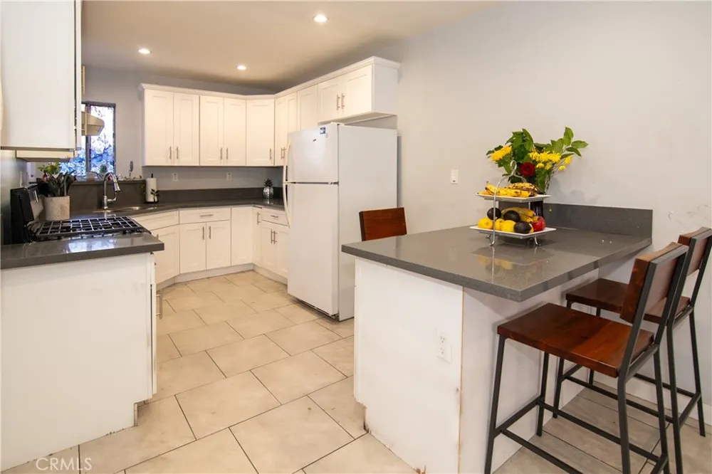 10359 Telfair Pacoima, CA 91331