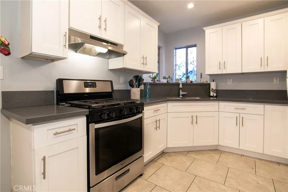 10359 Telfair Pacoima, CA 91331