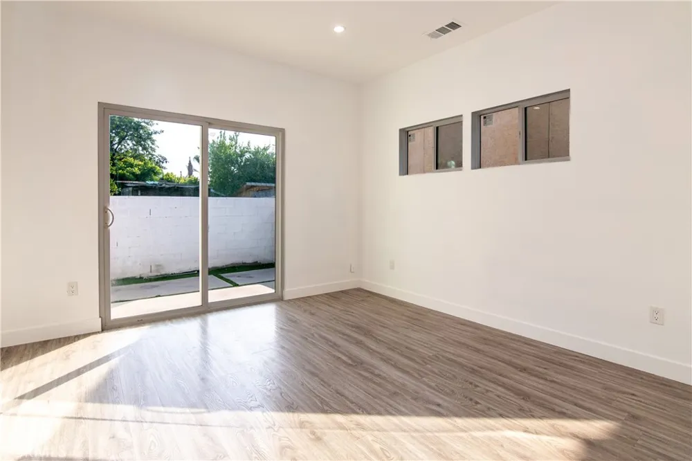 10359 Telfair Pacoima, CA 91331