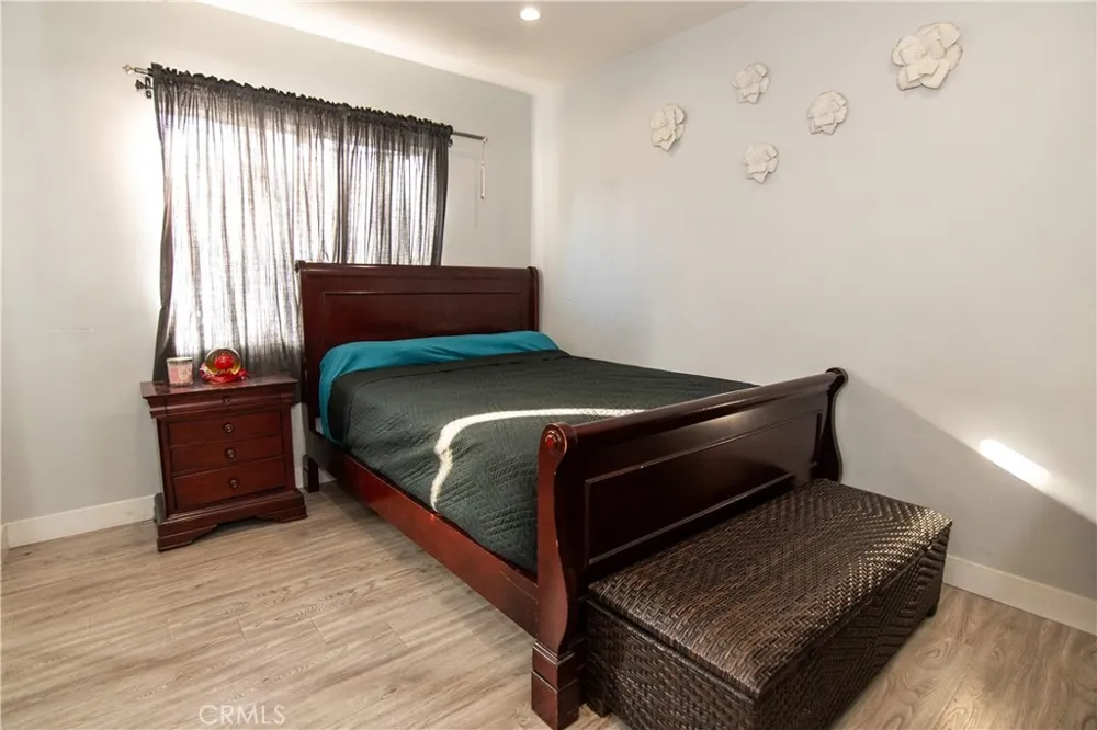 10359 Telfair Pacoima, CA 91331