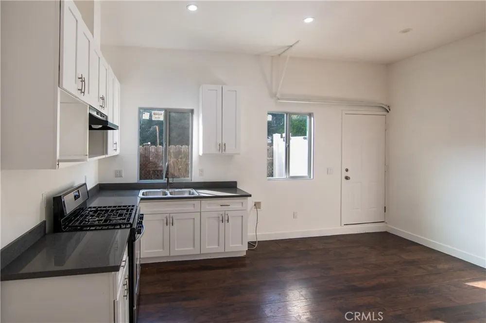 10359 Telfair Pacoima, CA 91331