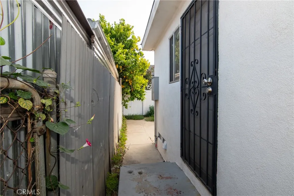 10359 Telfair Pacoima, CA 91331