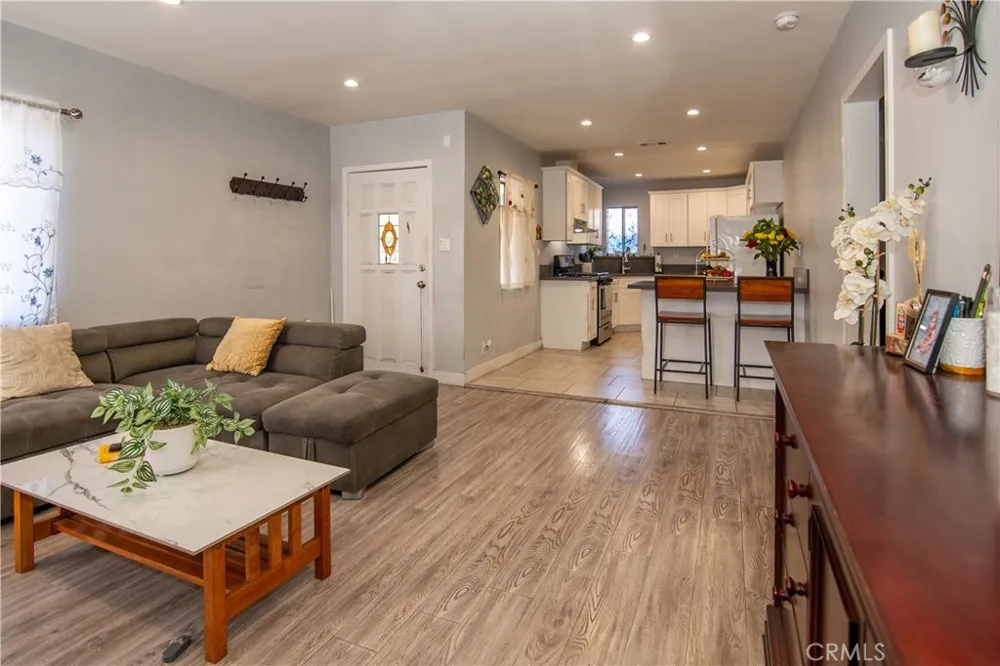 10359 Telfair Pacoima, CA 91331
