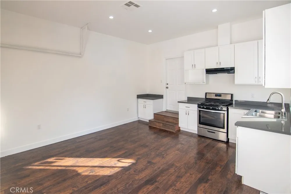 10359 Telfair Pacoima, CA 91331